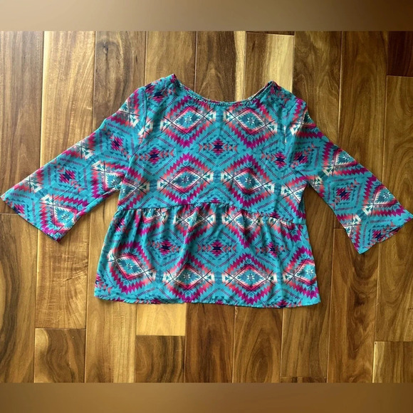 Arizona Jeans Sheer Aztec Print Crochet Back Drapey Blouse size Large - Picture 2 of 4